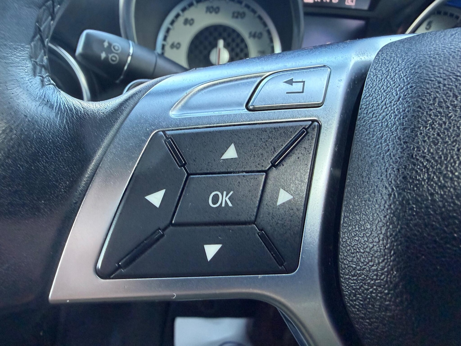 Used Mercedes-Benz SLK 2011 for sale - 77716074: Photo 31