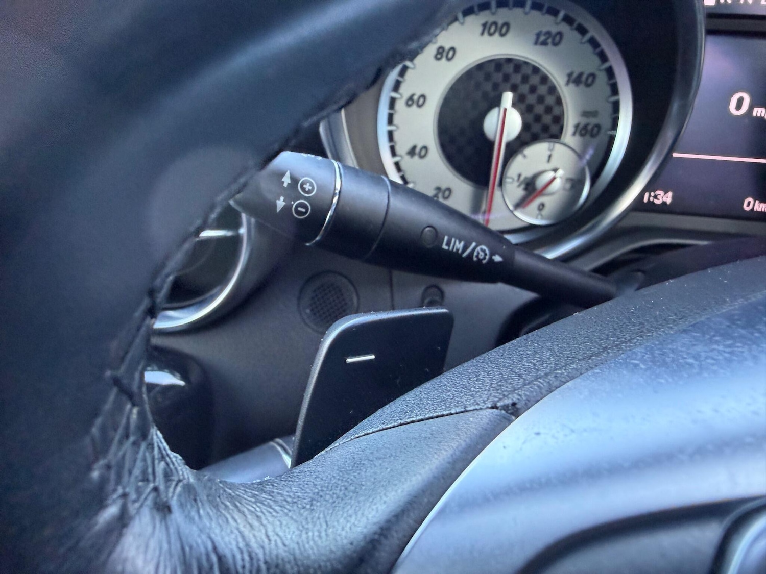 Used Mercedes-Benz SLK 2011 for sale - 77716074: Photo 32