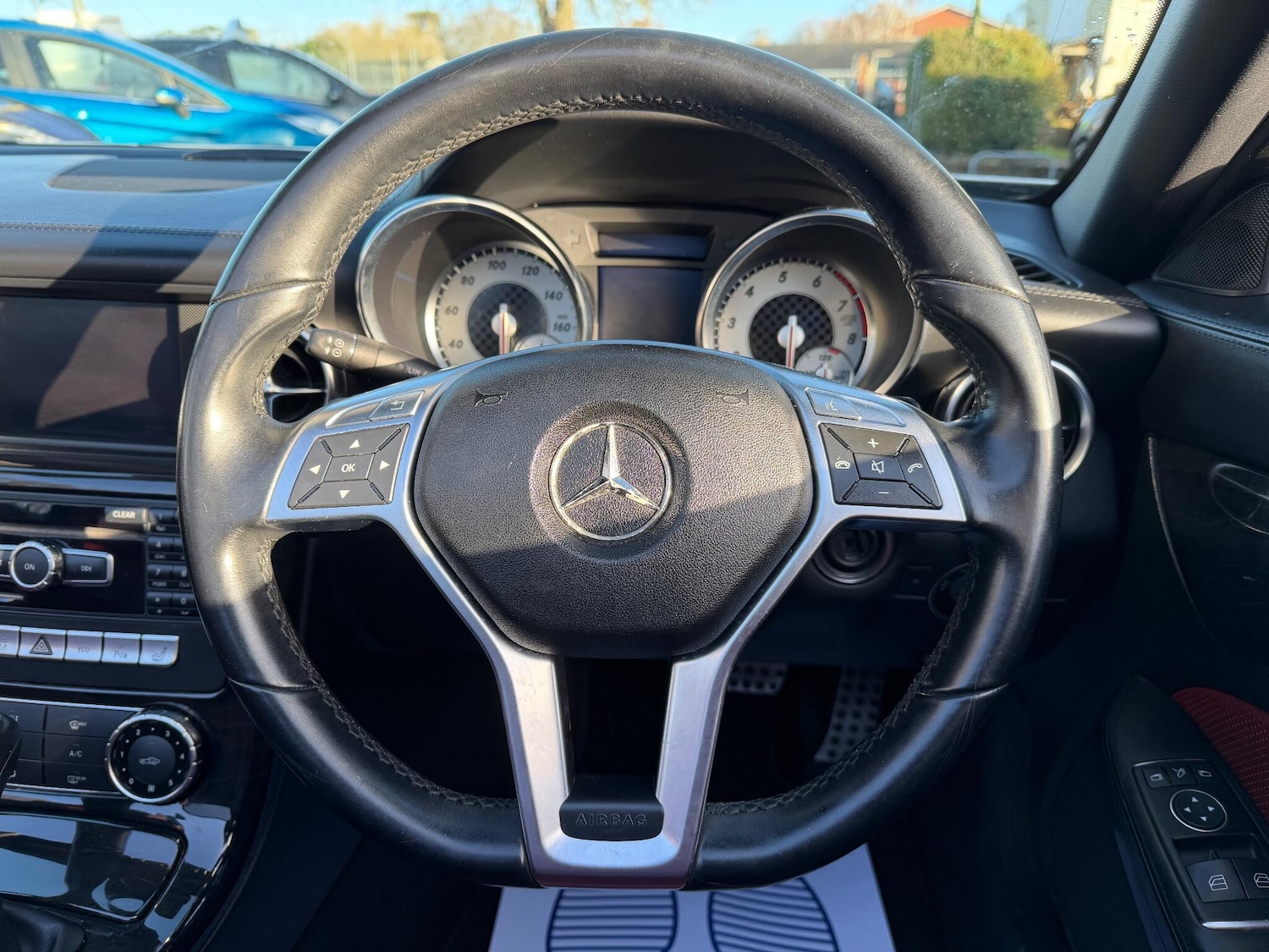 Used Mercedes-Benz SLK 2011 for sale - 77716074: Photo 33