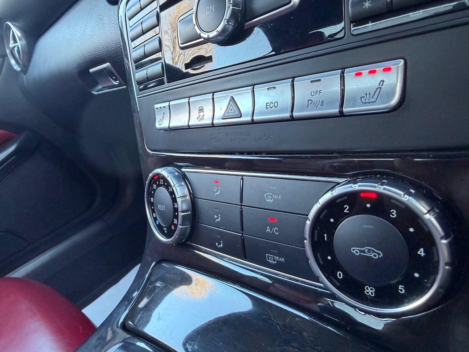 Used Mercedes-Benz SLK 2011 for sale - 77716074: Photo 38