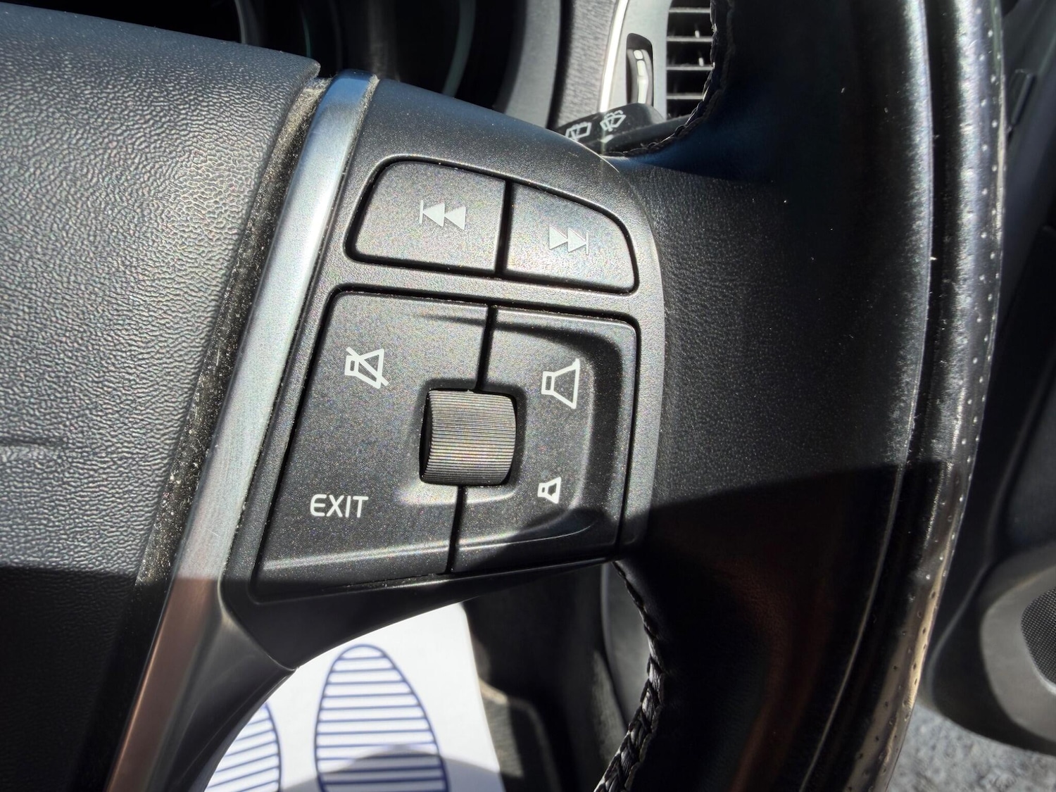 Used Volvo V40 for sale - 77977652: Photo 32