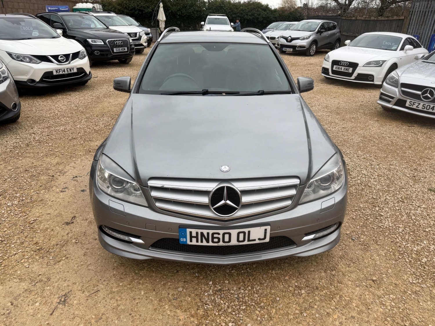 Used Mercedes-Benz C Class 2010 for sale - 77716081: Photo 2