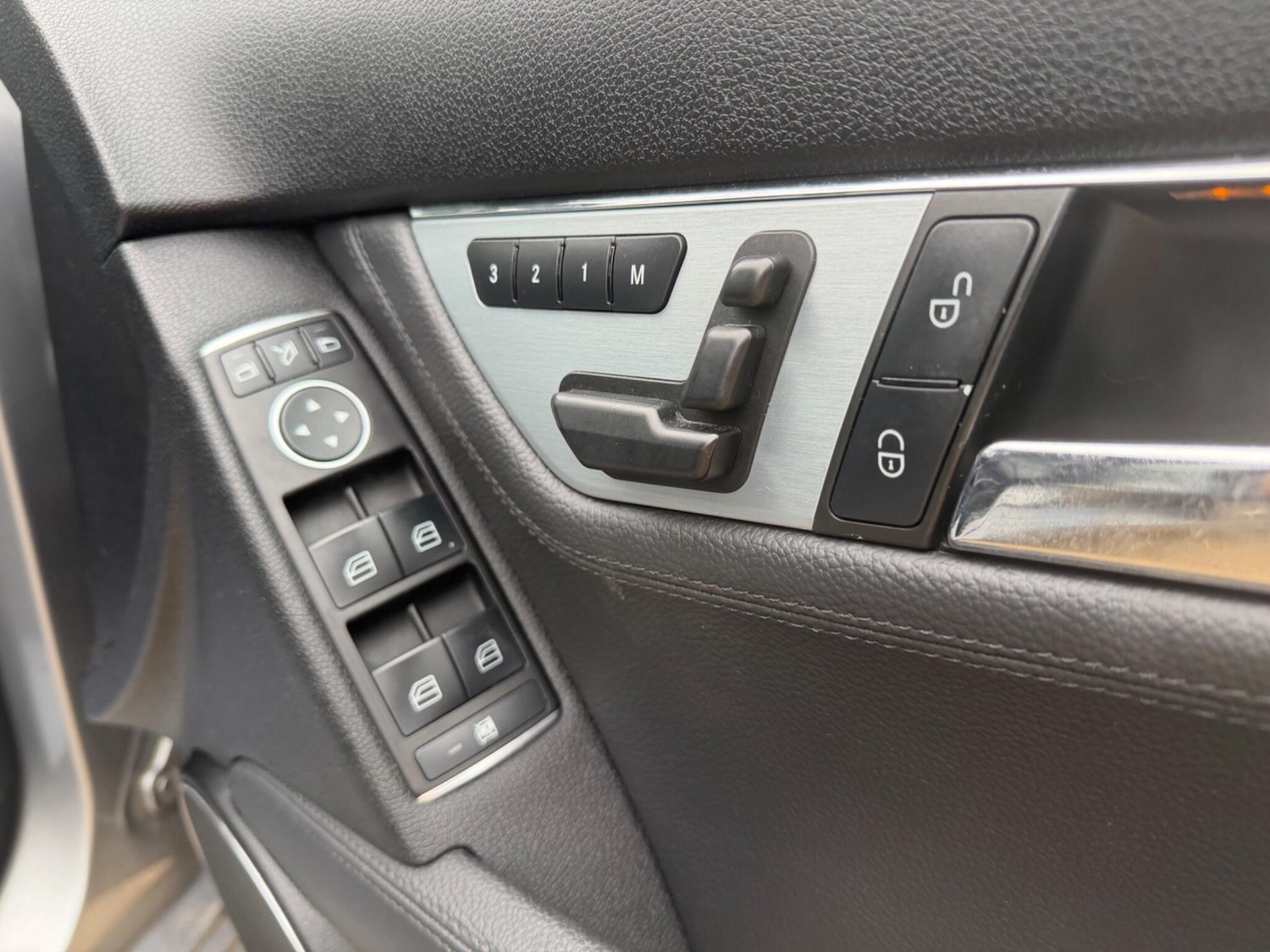 Used Mercedes-Benz C Class 2010 for sale - 77716081: Photo 35