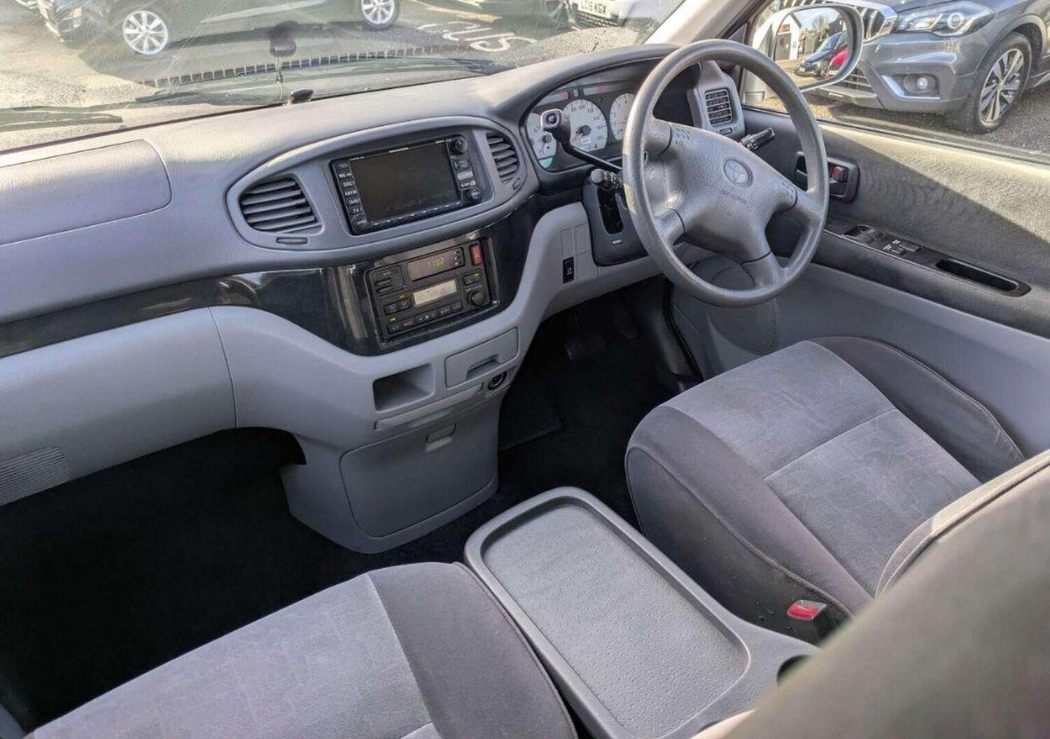 Used Toyota HiAce 2015 for sale - 77470240: Photo 11