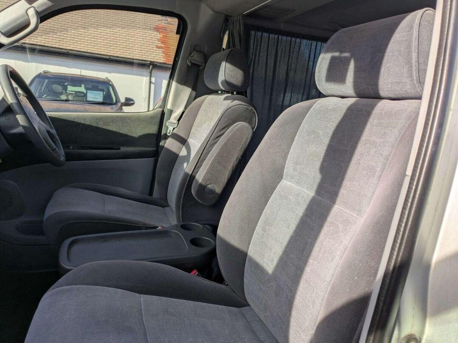 Used Toyota HiAce 2015 for sale - 77470240: Photo 16