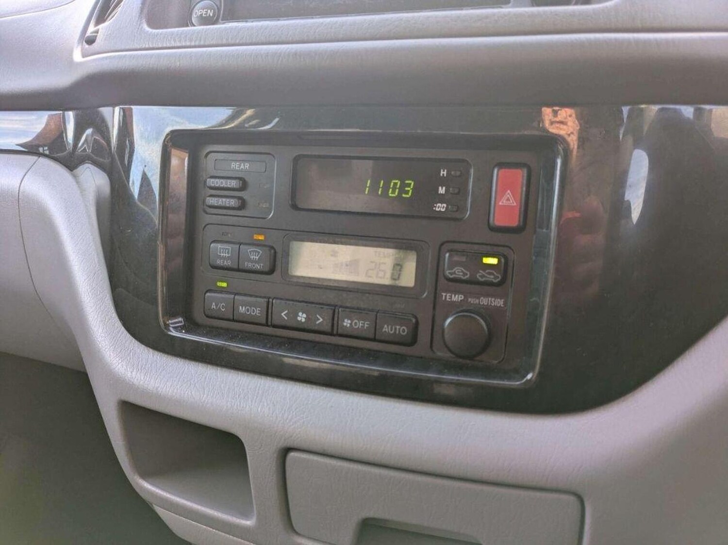 Used Toyota HiAce 2015 for sale - 77470240: Photo 21