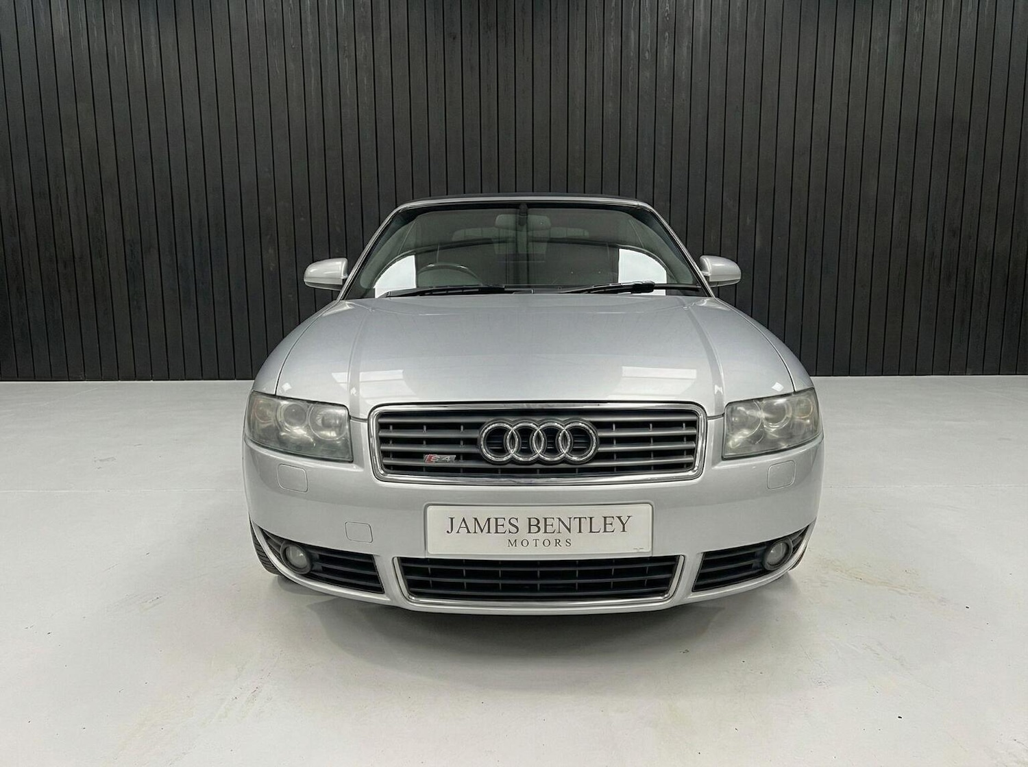 Used Audi A4 2004 for sale - 77555125: Photo 2