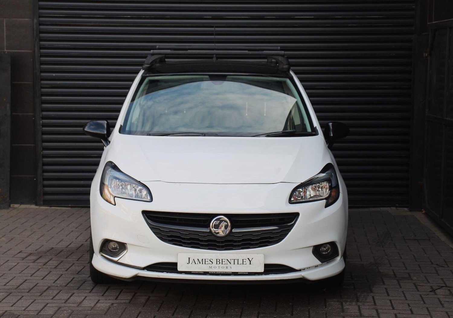 Used Vauxhall Corsa 2015 for sale - 76257705: Photo 2