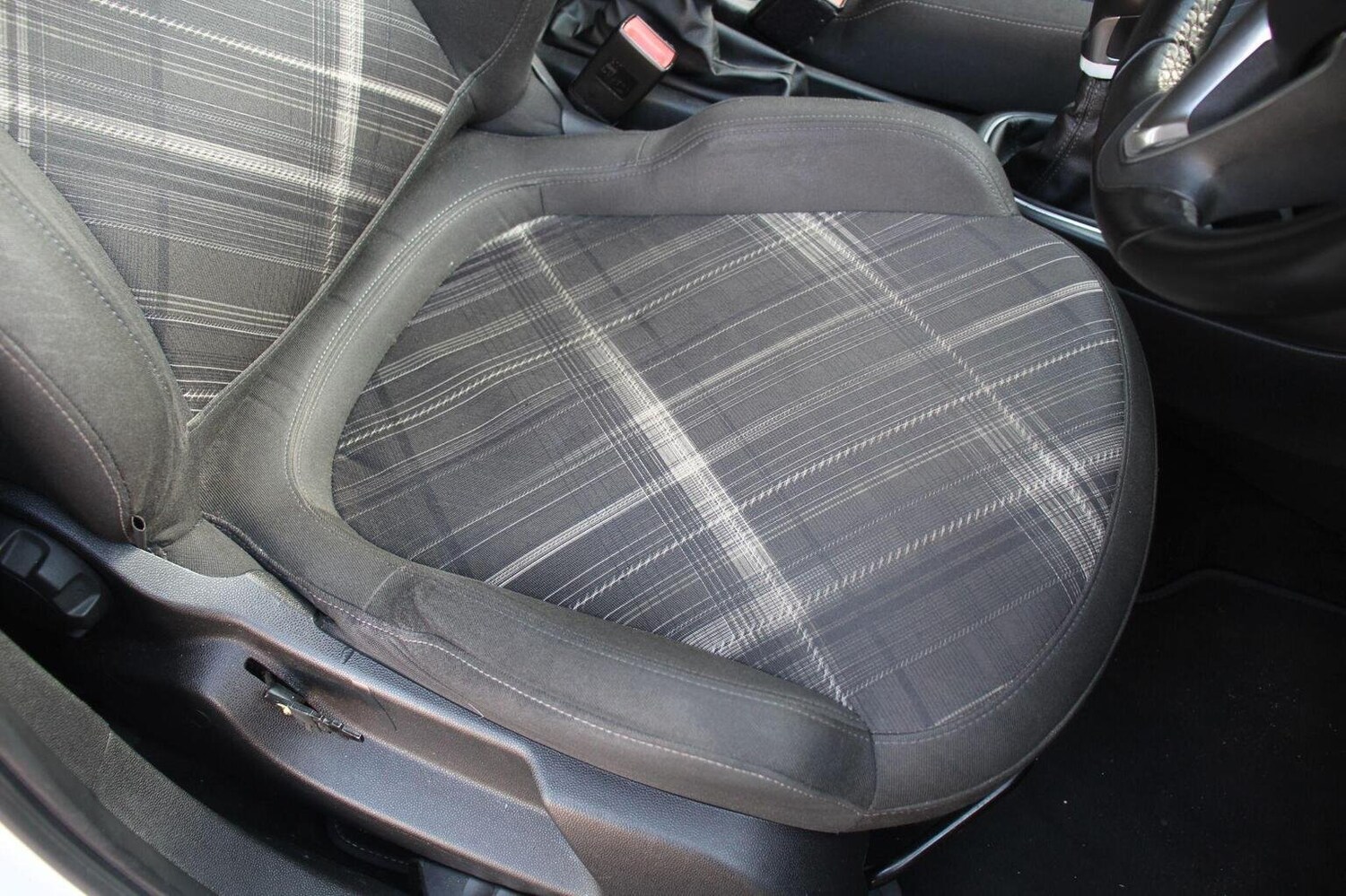 Used Vauxhall Corsa 2015 for sale - 76257705: Photo 38