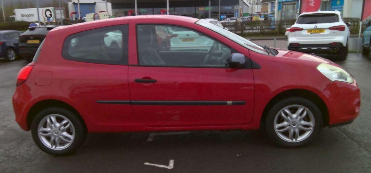 Used Renault Clio 2010 for sale - 77494867: Photo 6