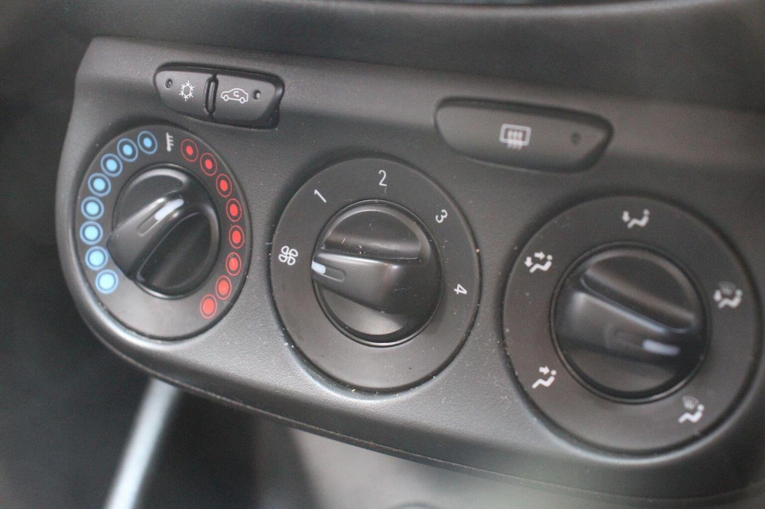 Used Vauxhall Corsa 2015 for sale - 76134112: Photo 23