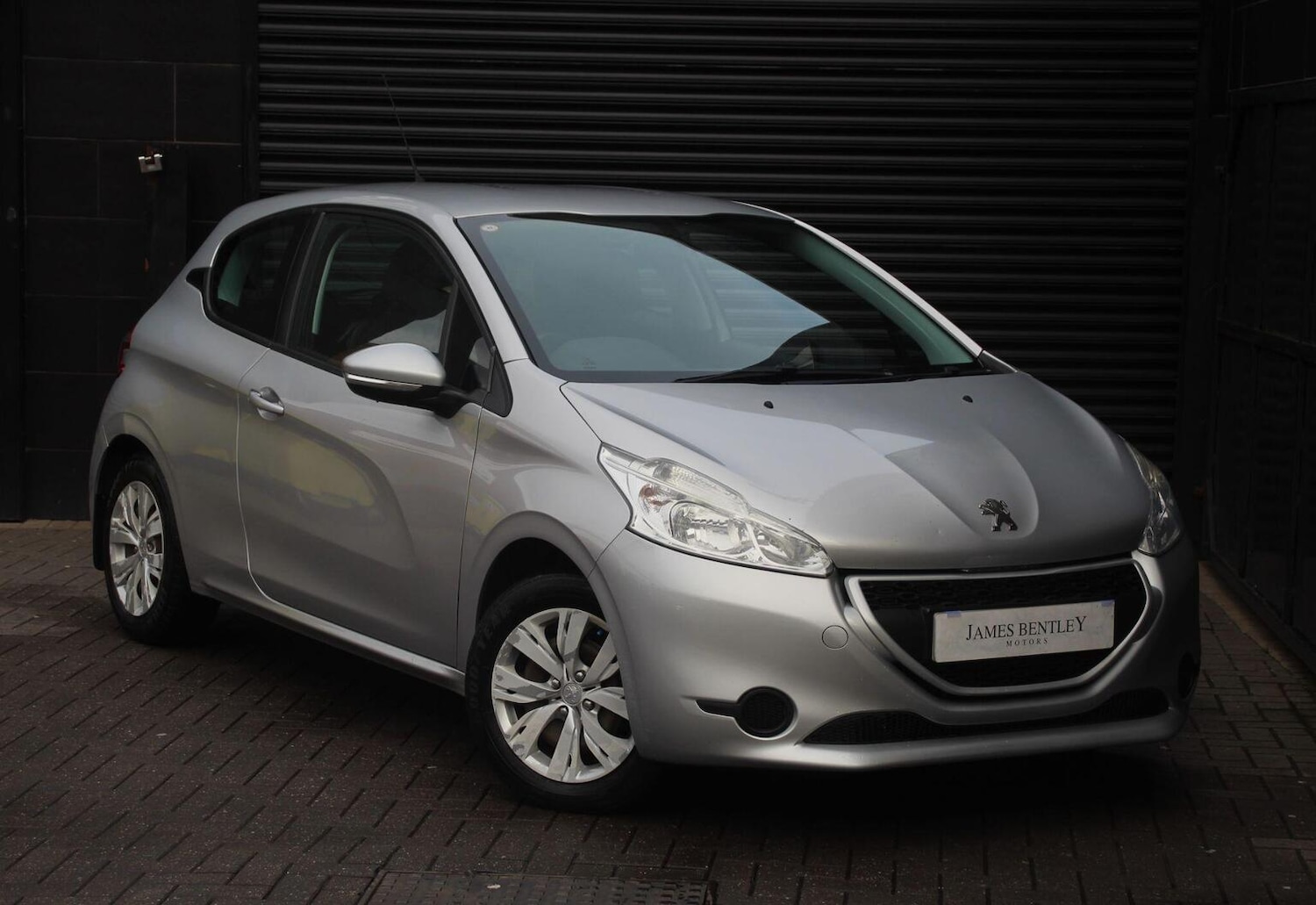 Used Peugeot 208 2013 for sale - 76837087: Photo 1