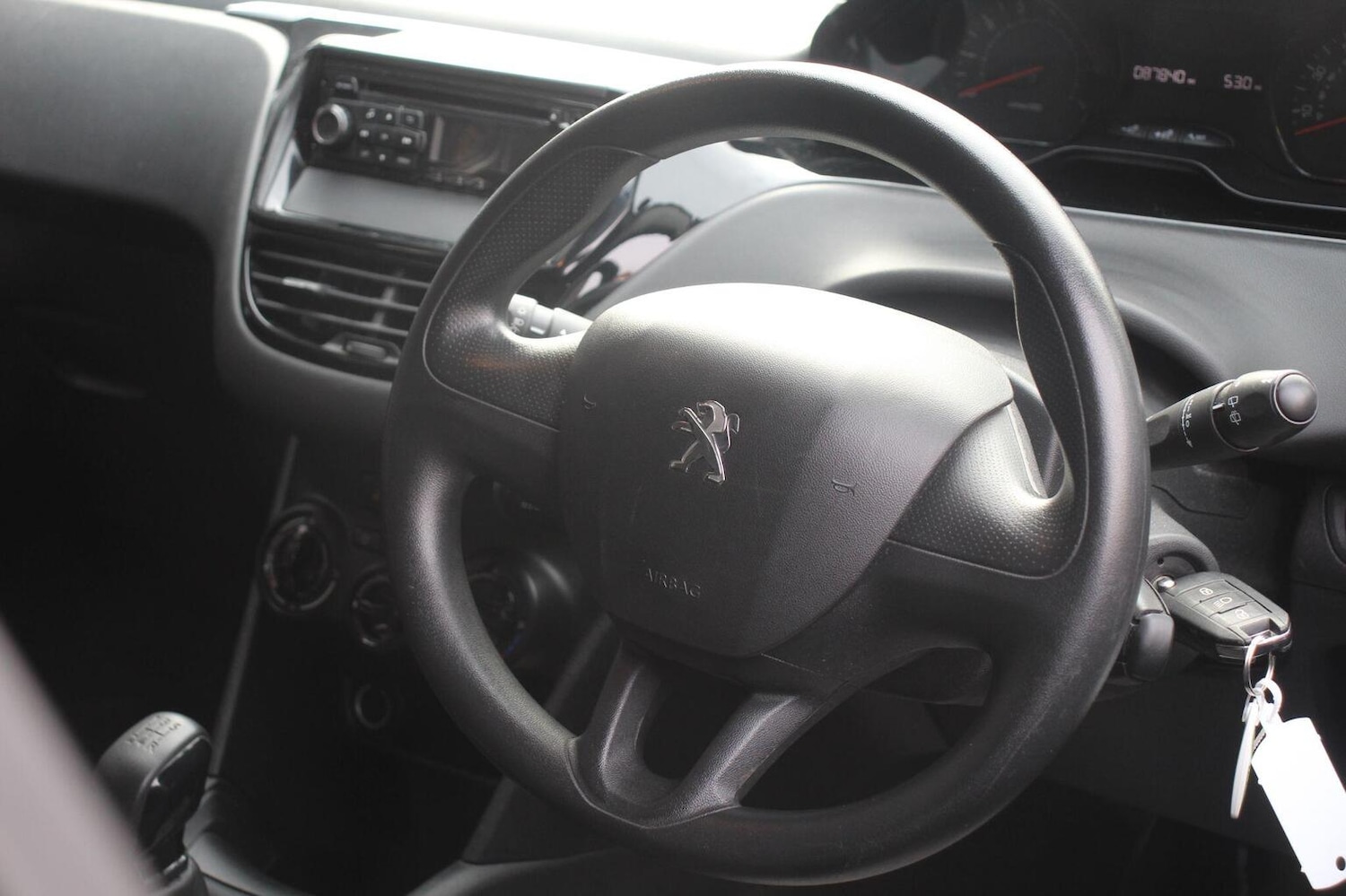 Used Peugeot 208 2013 for sale - 76837087: Photo 16