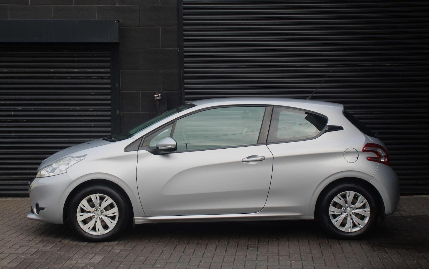 Used Peugeot 208 2013 for sale - 76837087: Photo 4