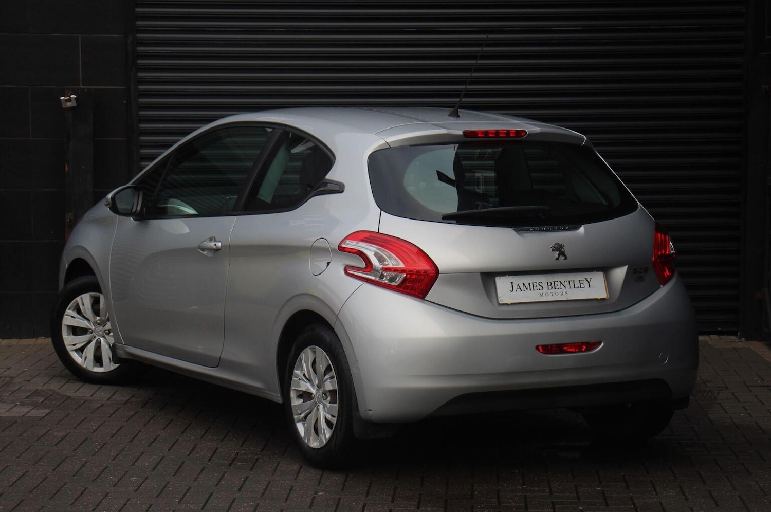 Used Peugeot 208 2013 for sale - 76837087: Photo 6