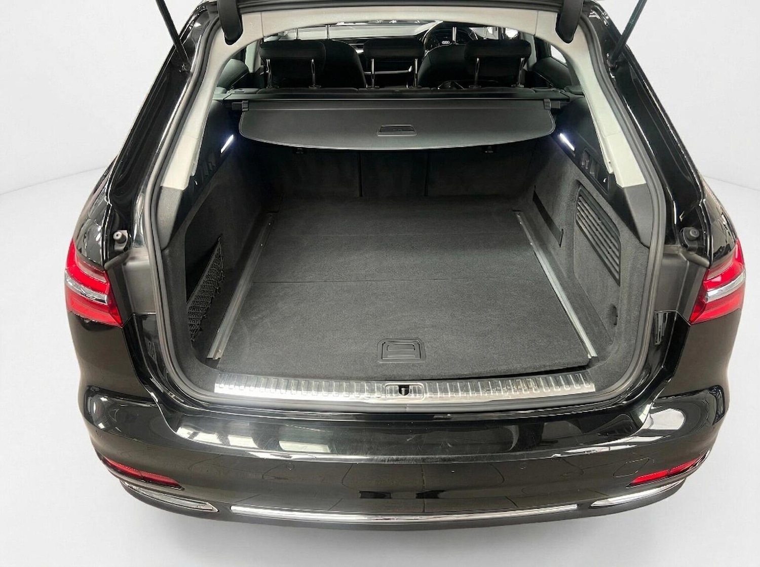 Used Audi A6 Avant 2019 for sale - 78182942: Photo 11