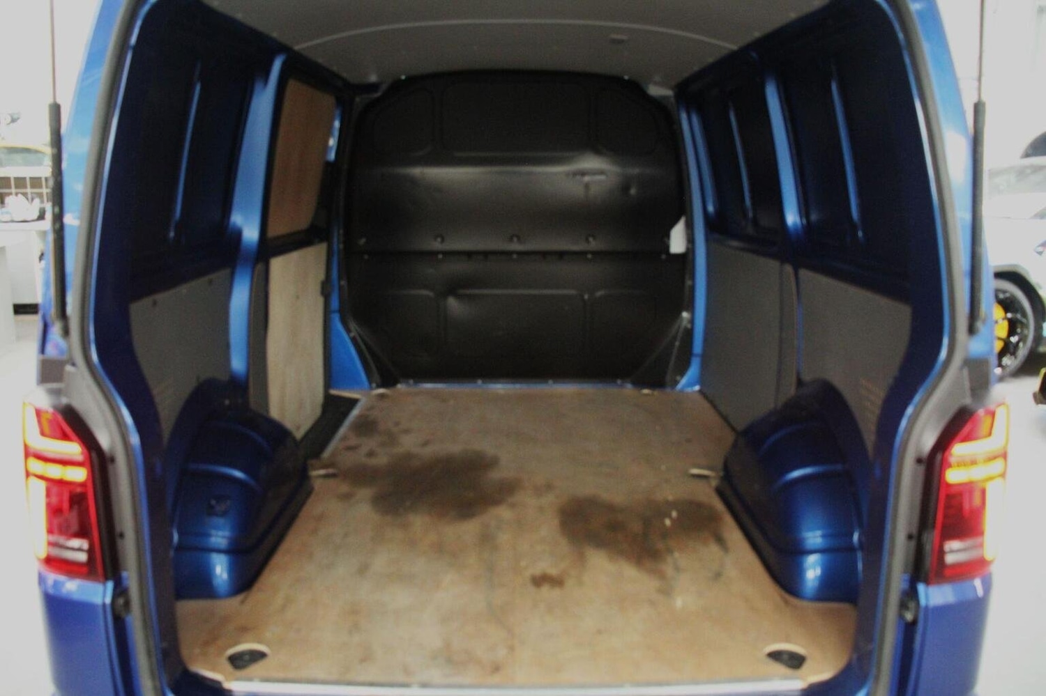 Used Volkswagen Transporter 2024 for sale - 76313903: Photo 38