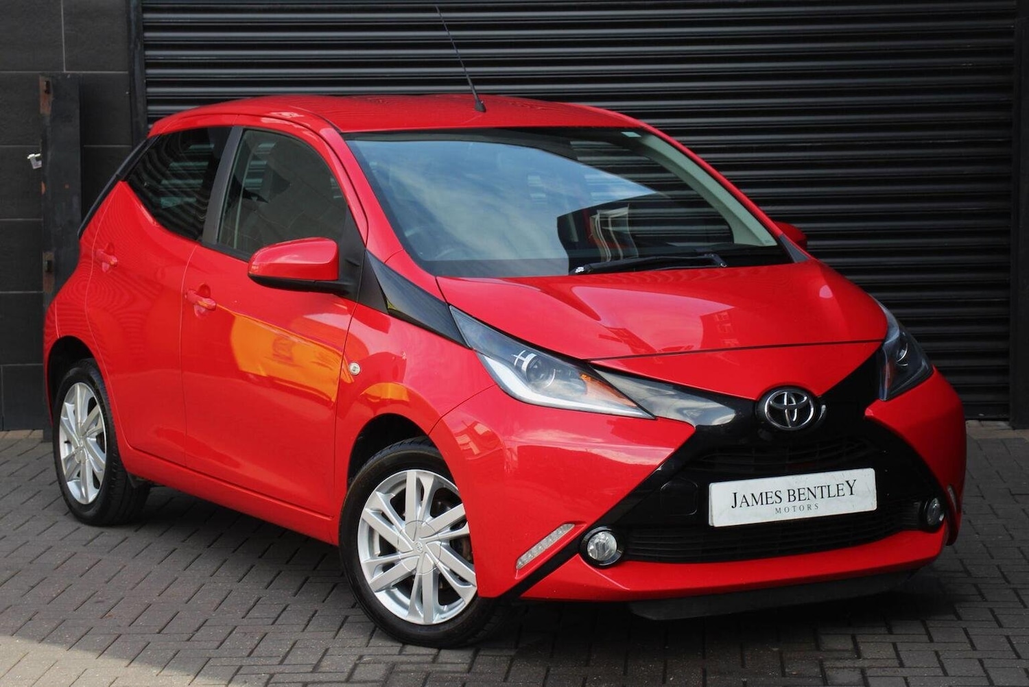 Used Toyota AYGO 2016 for sale - 76120294: Photo 1