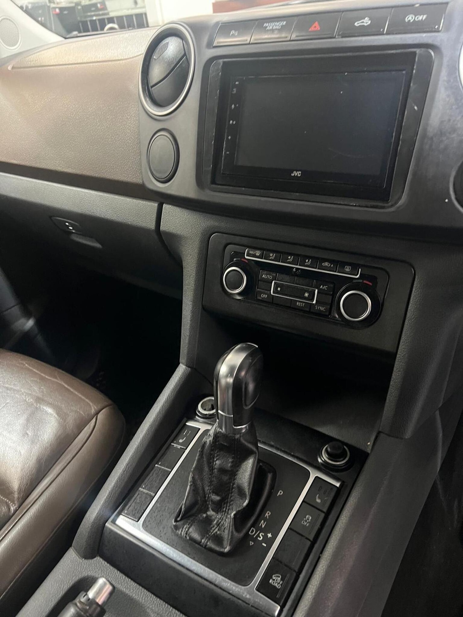 Used Volkswagen Amarok 2012 for sale - 77796894: Photo 7