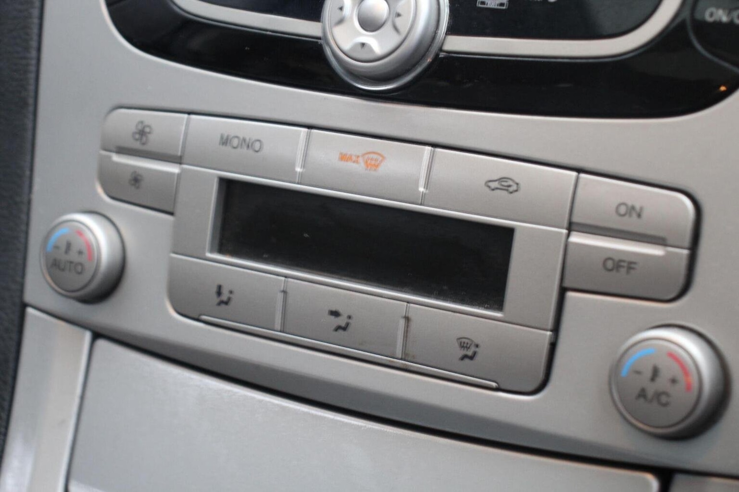 Used Ford S-Max 2009 for sale - 76418373: Photo 27