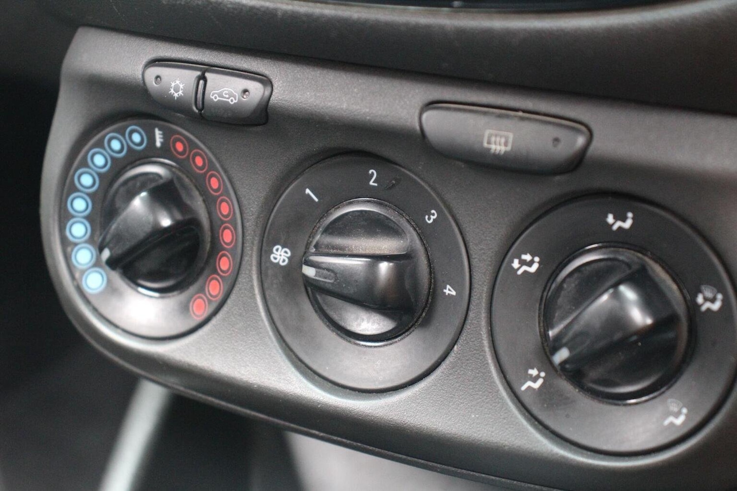 Used Vauxhall Corsa 2015 for sale - 76794242: Photo 28