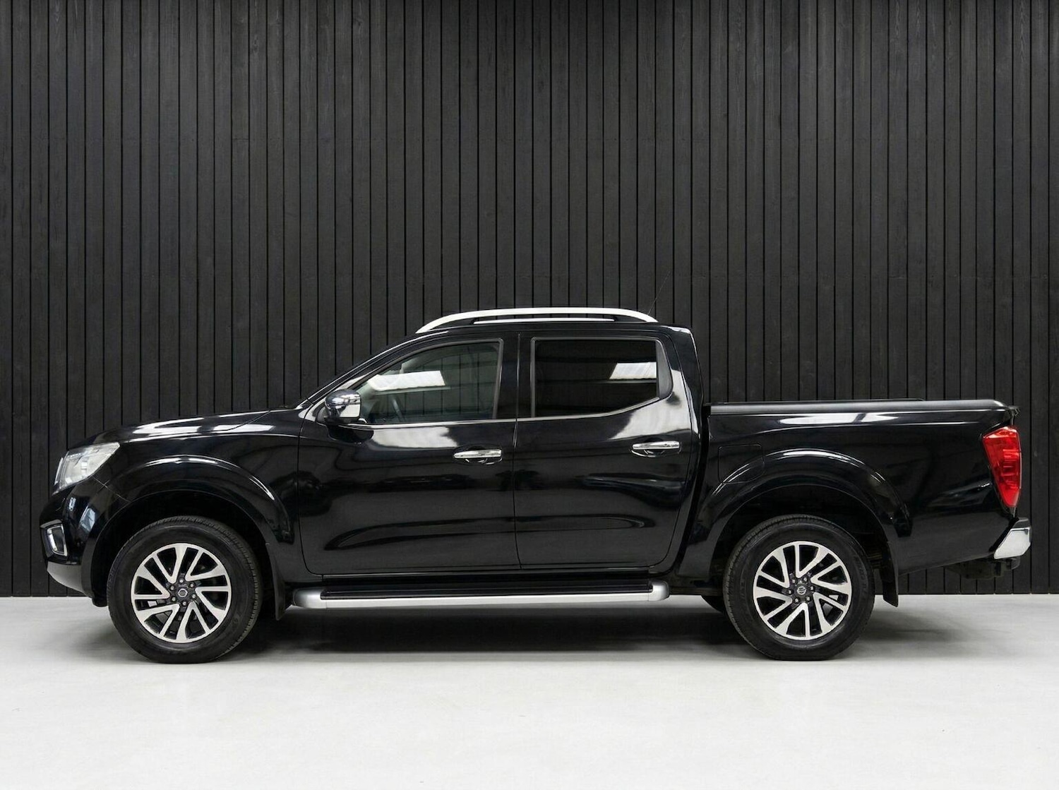 Used Nissan Navara 2017 for sale - 77742865: Photo 4