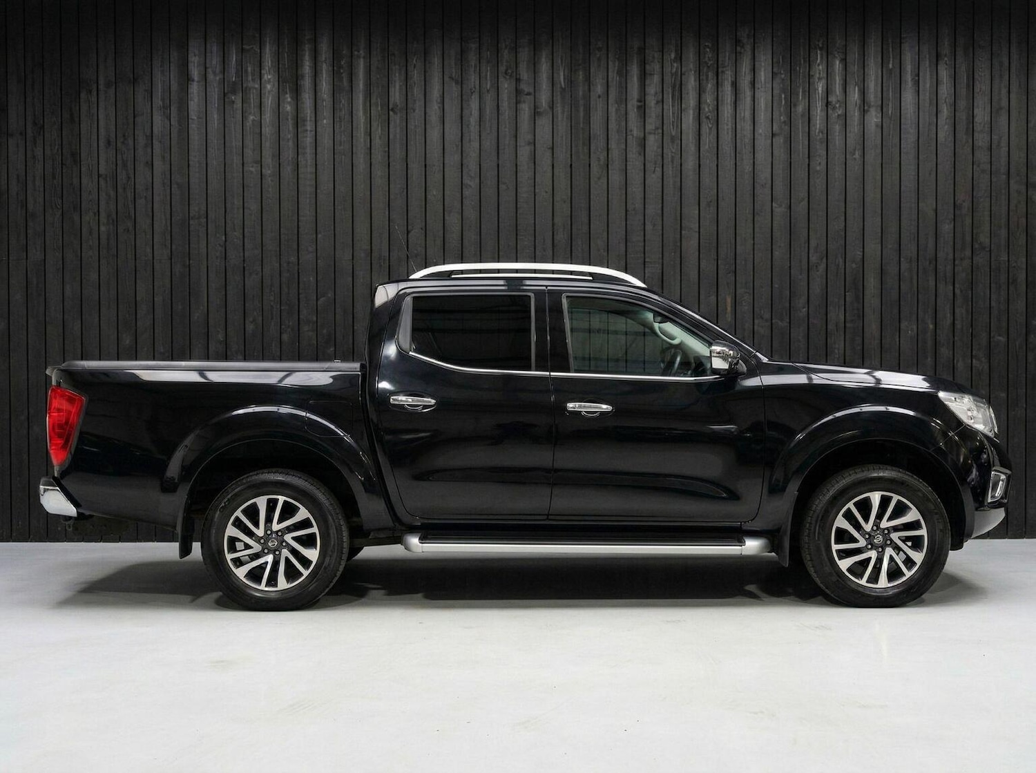 Used Nissan Navara 2017 for sale - 77742865: Photo 9