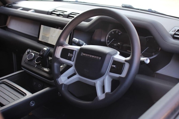 Used Land Rover Defender 110 2020 for sale - 76257616: Photo 11