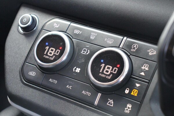 Used Land Rover Defender 110 2020 for sale - 76257616: Photo 27