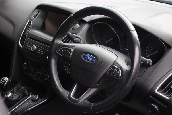 Used Ford Focus 2015 for sale - 75638302: Photo 10