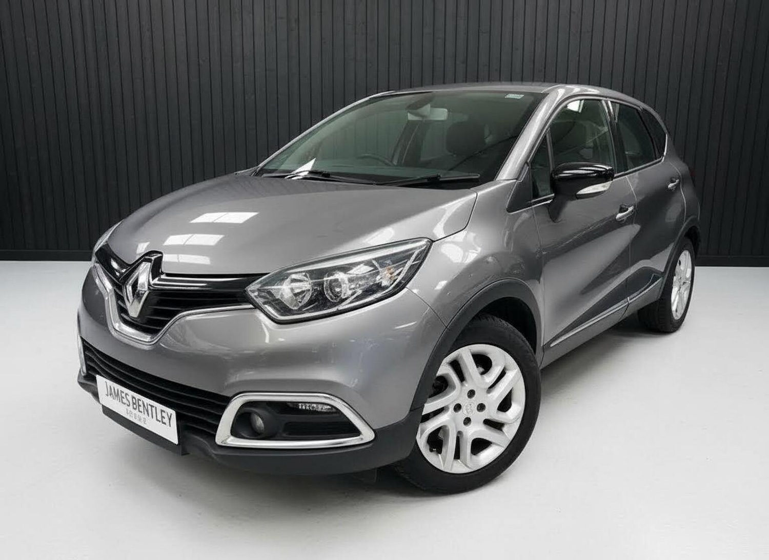 Used Renault Captur 2015 for sale - 77438235: Photo 3