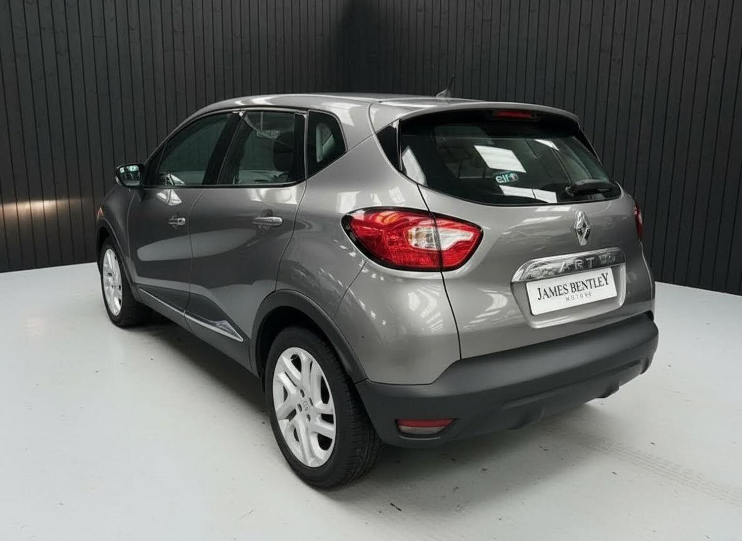 Used Renault Captur 2015 for sale - 77438235: Photo 5
