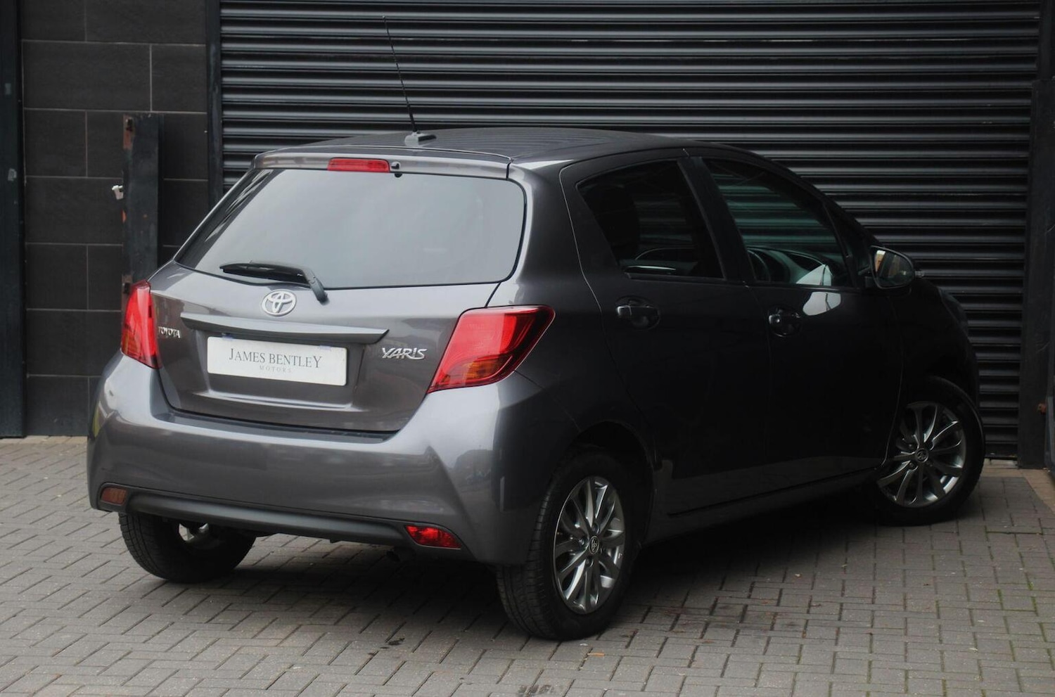 Used Toyota Yaris 2016 for sale - 76471199: Photo 11