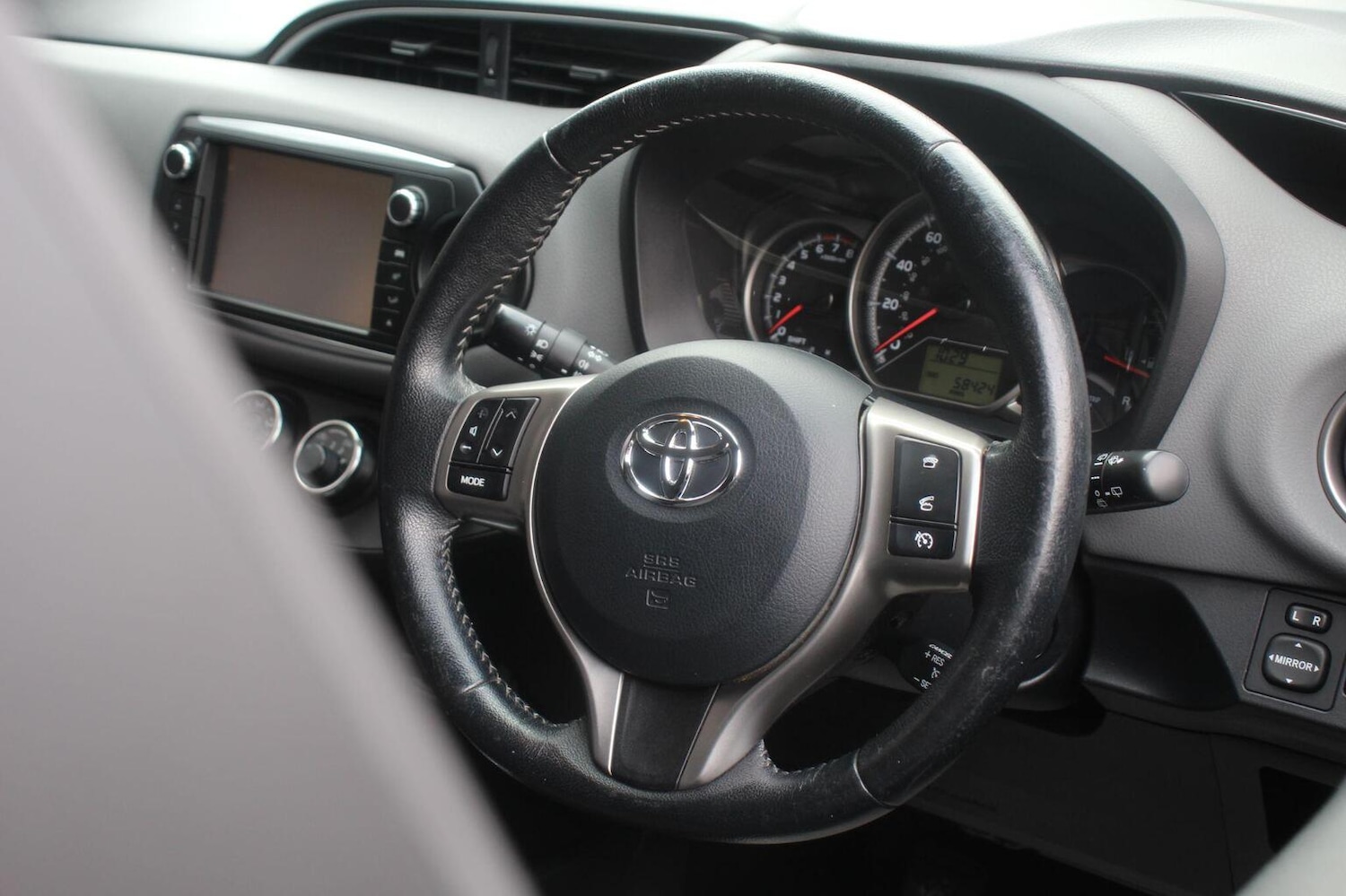 Used Toyota Yaris 2016 for sale - 76471199: Photo 13