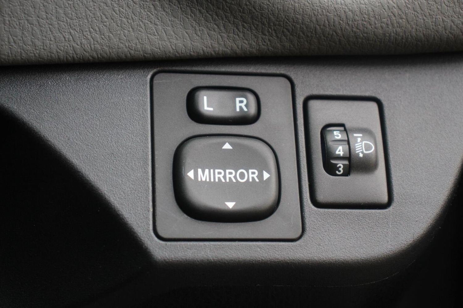 Used Toyota Yaris 2016 for sale - 76471199: Photo 19