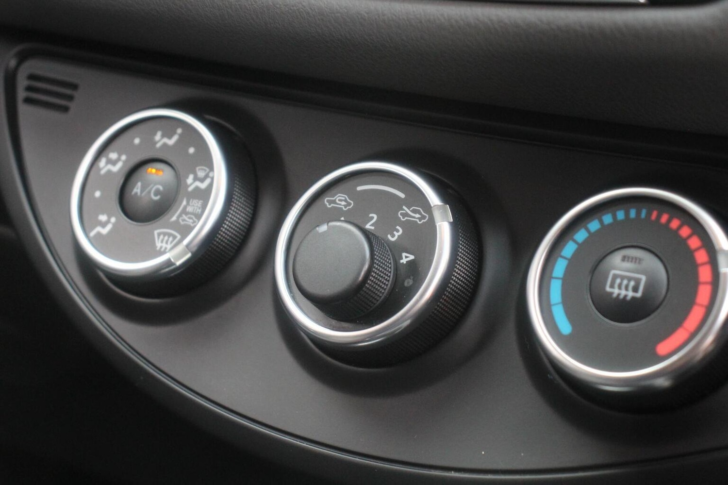 Used Toyota Yaris 2016 for sale - 76471199: Photo 27