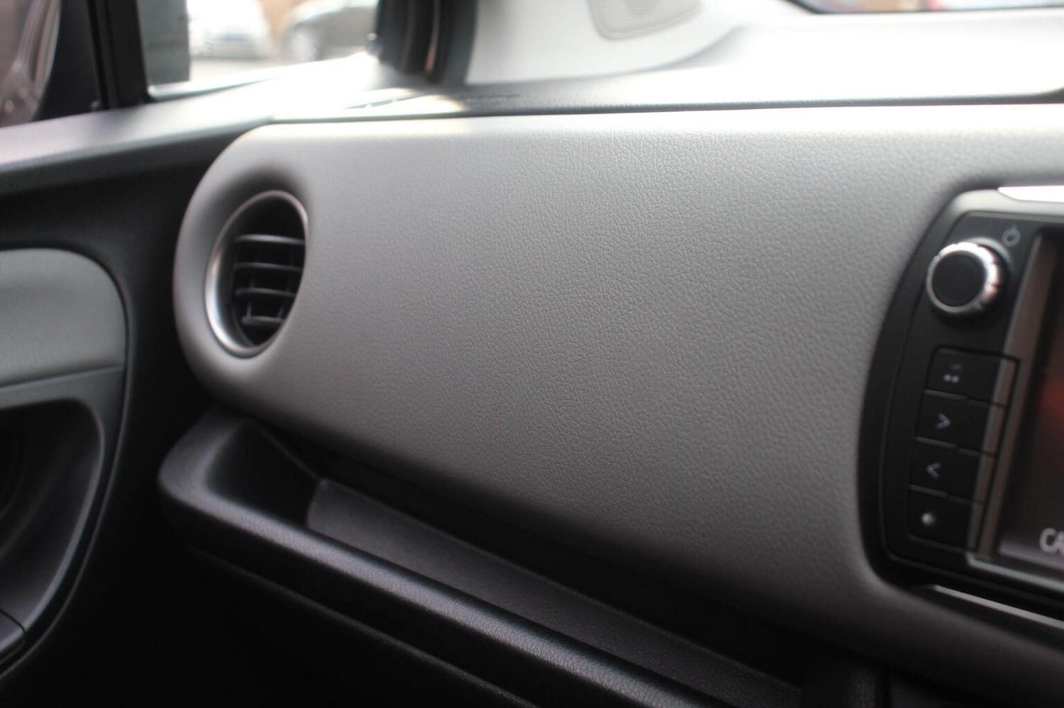 Used Toyota Yaris 2016 for sale - 76471199: Photo 34