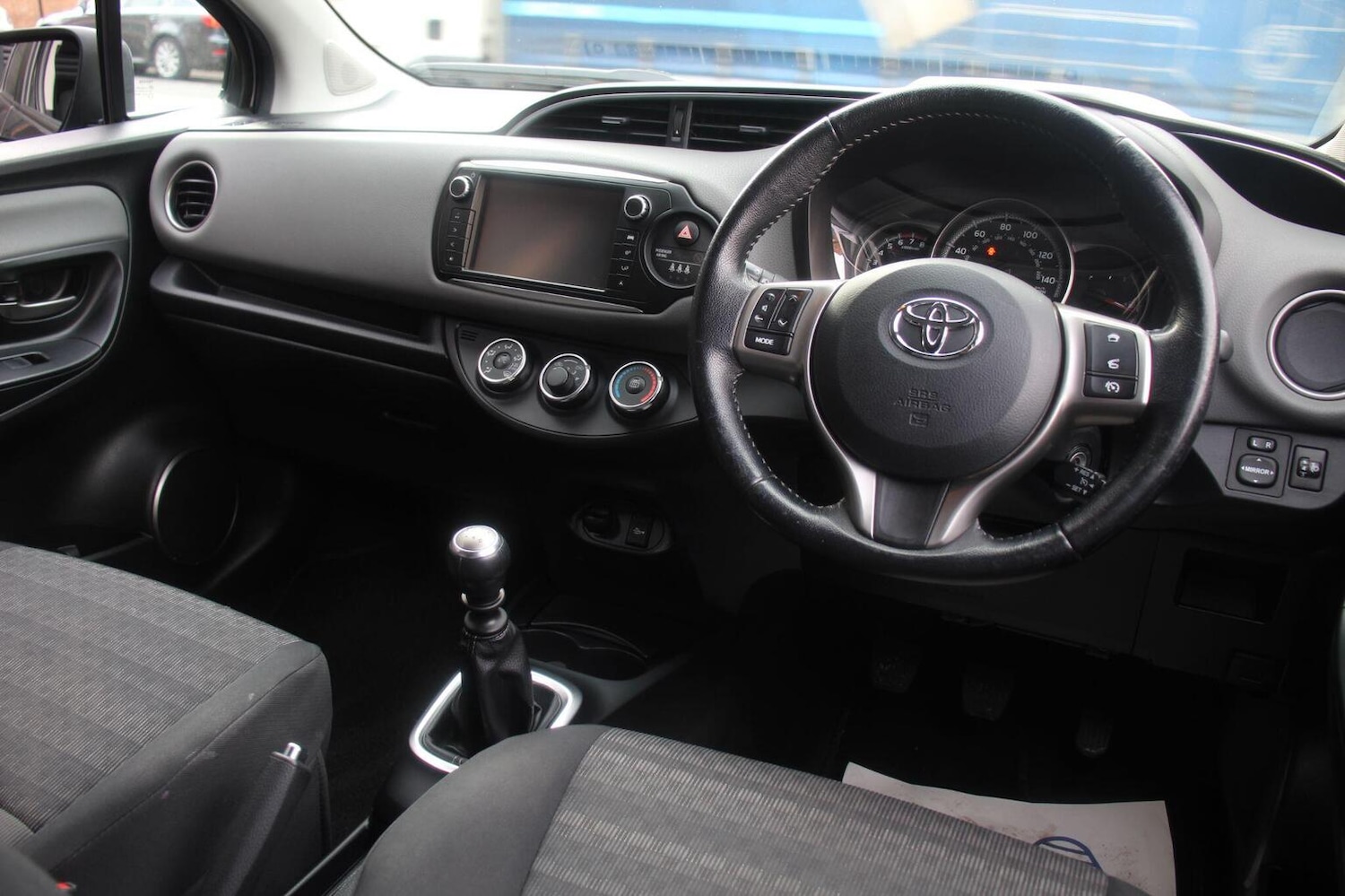 Used Toyota Yaris 2016 for sale - 76471199: Photo 38