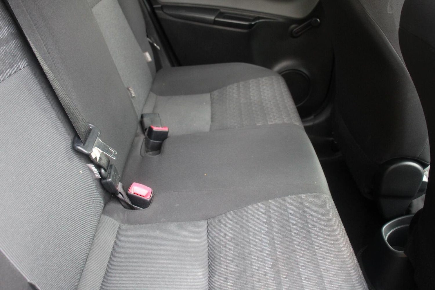 Used Toyota Yaris 2016 for sale - 76471199: Photo 41