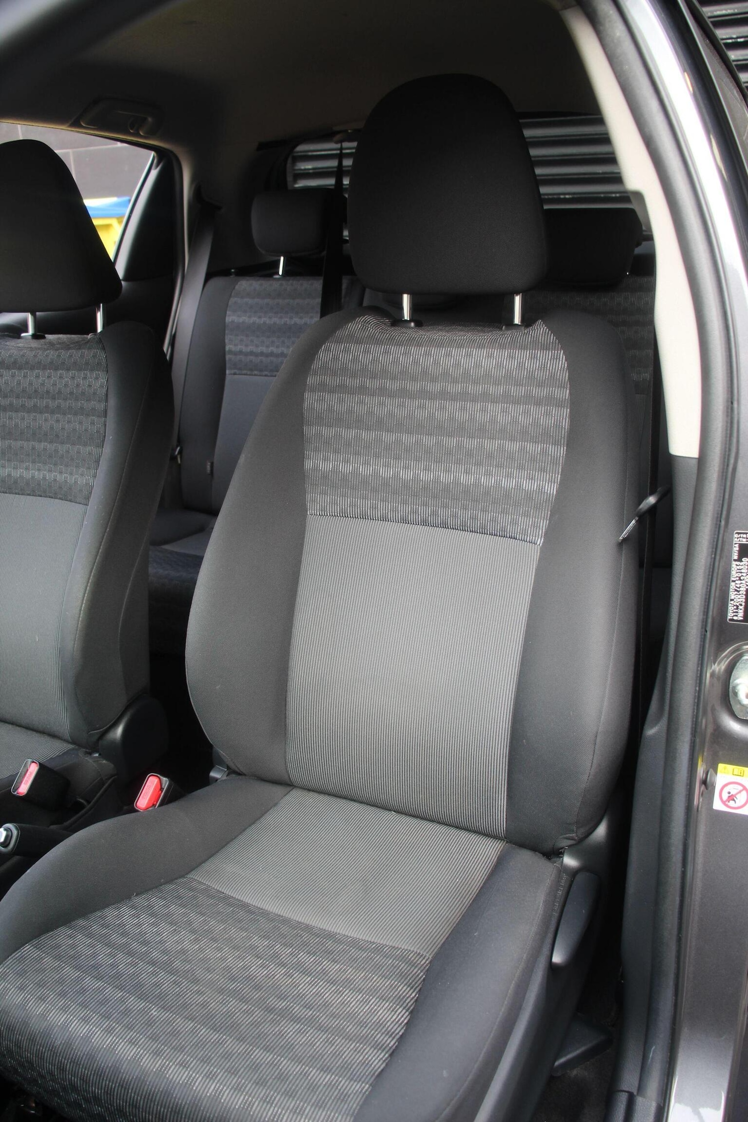 Used Toyota Yaris 2016 for sale - 76471199: Photo 47