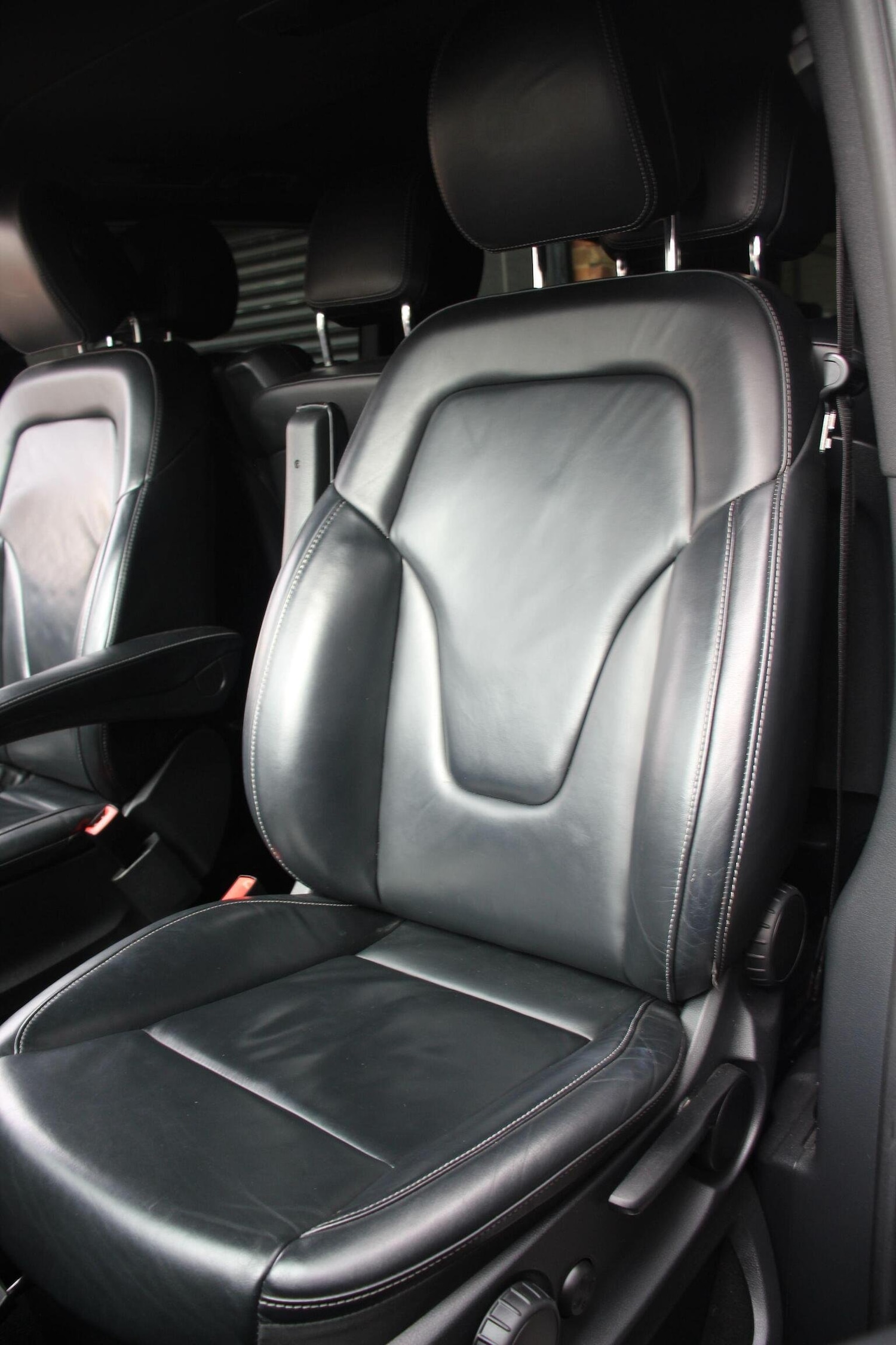 Used Mercedes-Benz V-Class 2017 for sale - 75999974: Photo 38