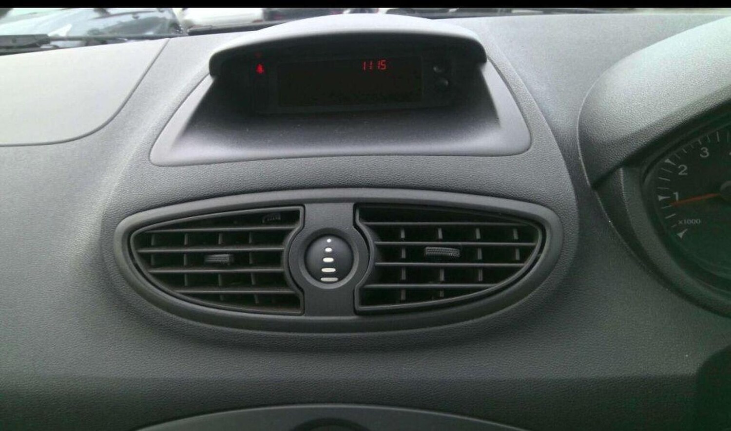 Used Renault Clio 2010 for sale - 78112136: Photo 18