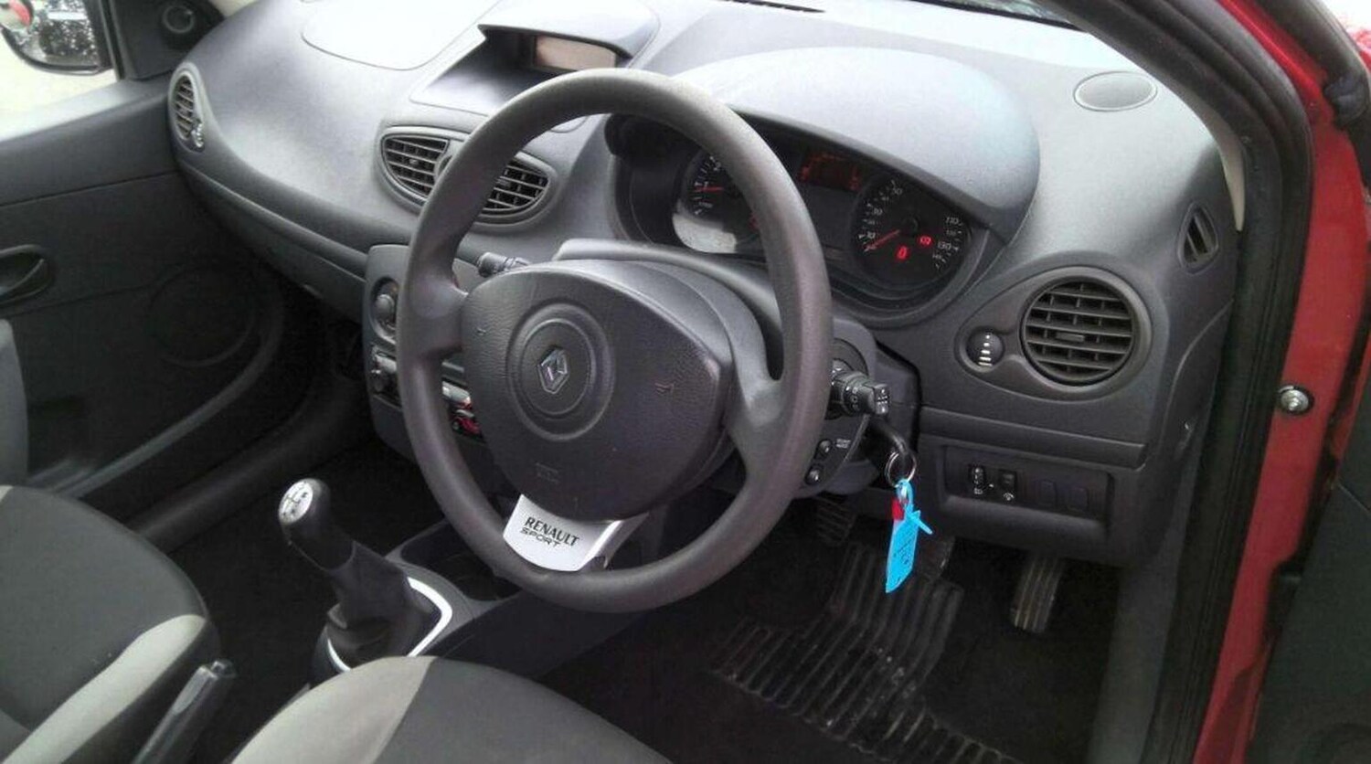 Used Renault Clio 2010 for sale - 78112136: Photo 9