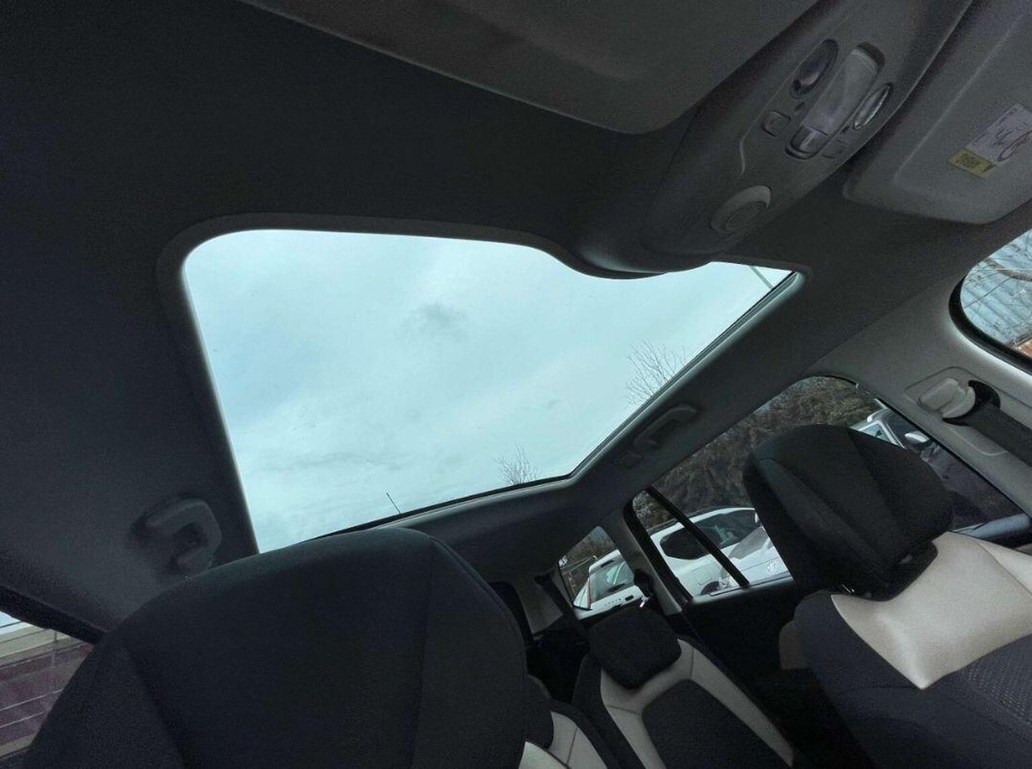 Used Citroen Grand C4 Picasso 2015 for sale - 78045685: Photo 17