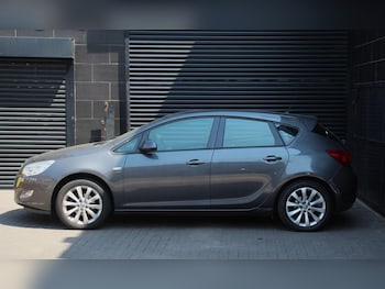 Used Vauxhall Astra 2012 for sale - 75338123: Photo