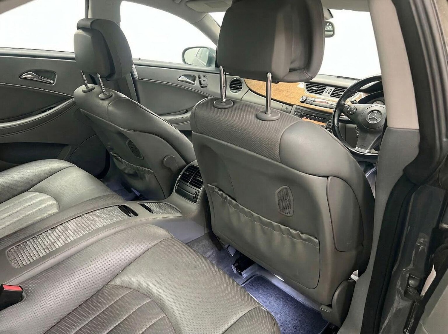 Used Mercedes-Benz CLS 2010 for sale - 77891646: Photo 11