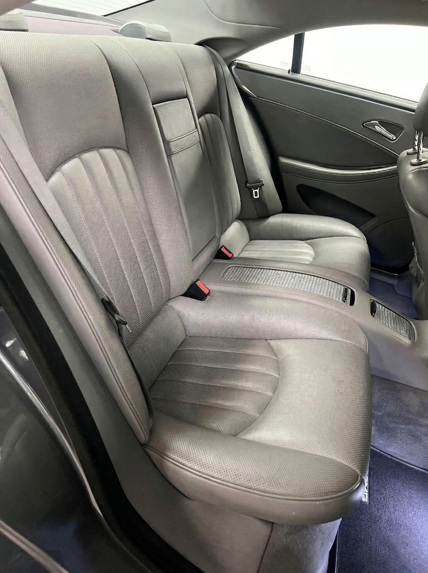 Used Mercedes-Benz CLS 2010 for sale - 77891646: Photo 12