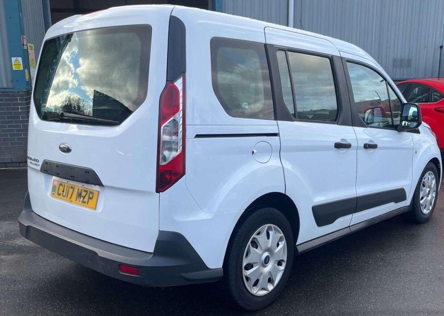 Used Ford Tourneo Connect 2017 for sale - 77438312: Photo 6