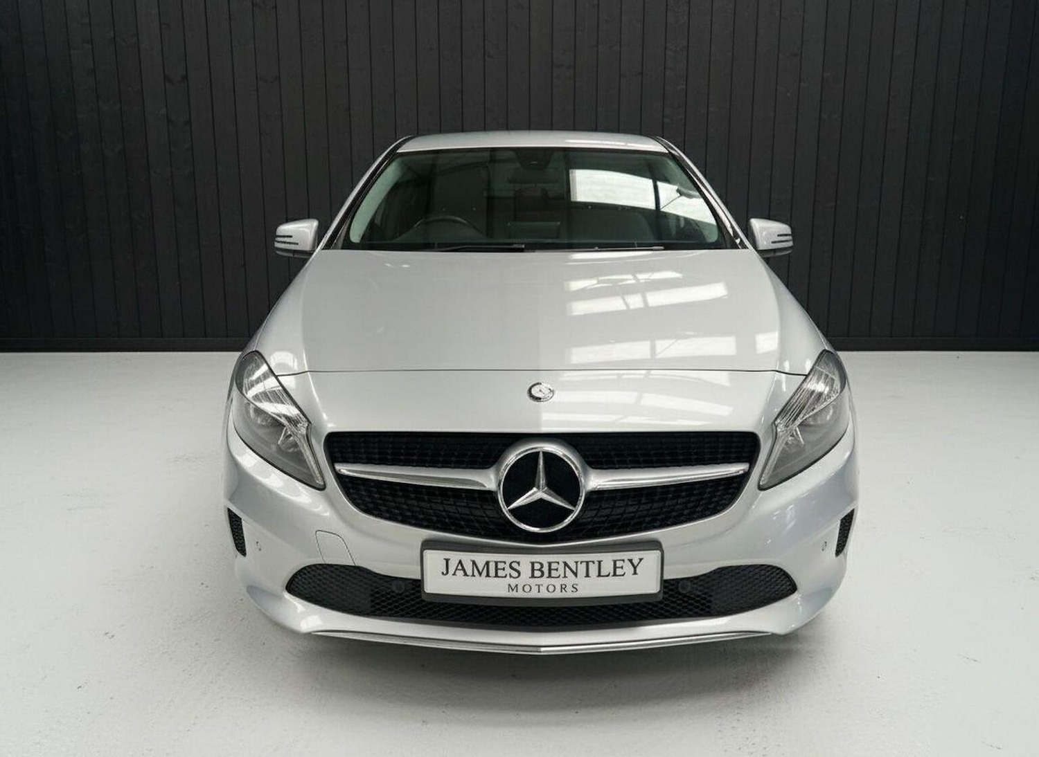 Used Mercedes-Benz A-Class 2016 for sale - 77643837: Photo 2