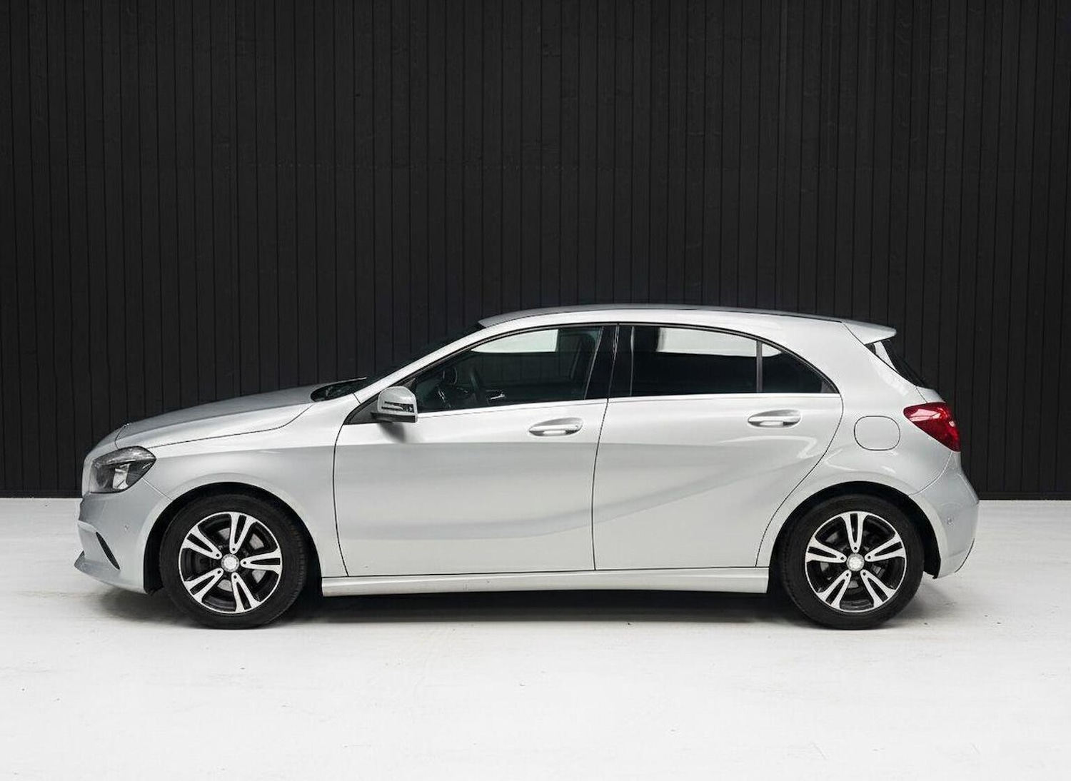 Used Mercedes-Benz A-Class 2016 for sale - 77643837: Photo 4